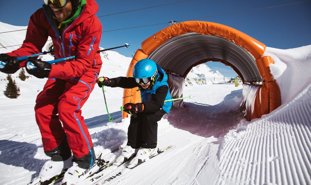 SnowCross - Ski Arlberg Freude am Skifahren für die kleinen in der Skischule in Warth-Schröcken